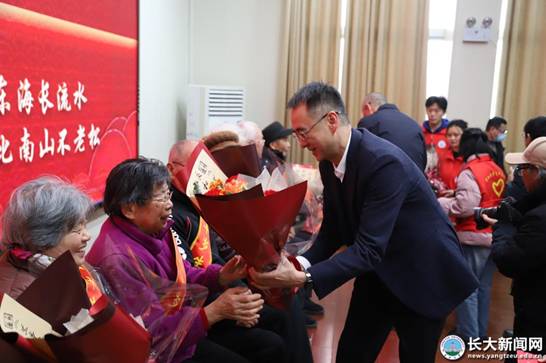 https://news.yangtzeu.edu.cn/__local/9/40/EB/50049DACDF1DB25D88A1B7812EE_2A2A749D_15151.jpg